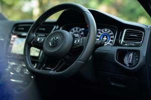 Volkswagen Golf R 5-Door 2017 года  (JP)